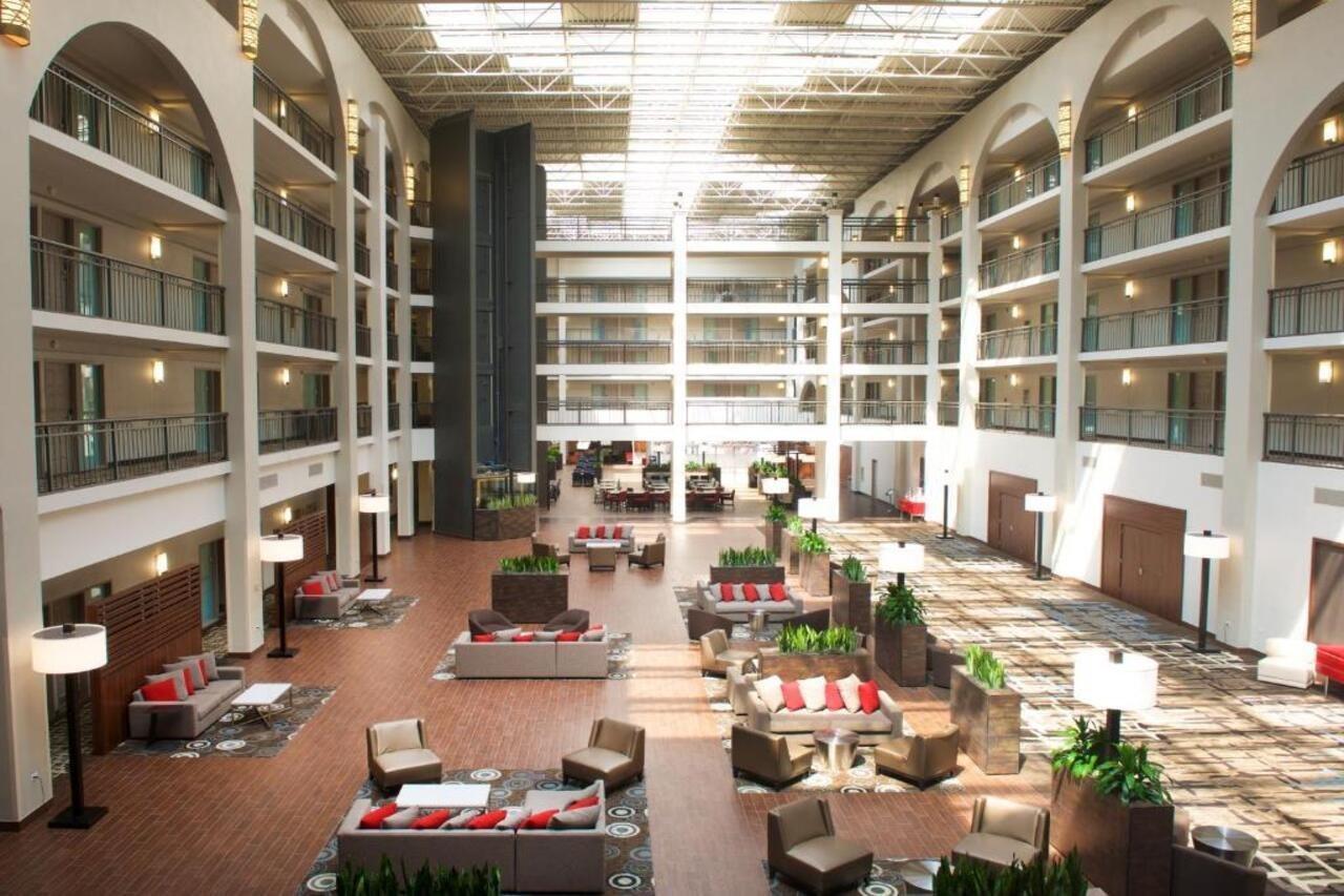 Embassy Suites By Hilton Detroit - Livonia/Novi Bagian luar foto