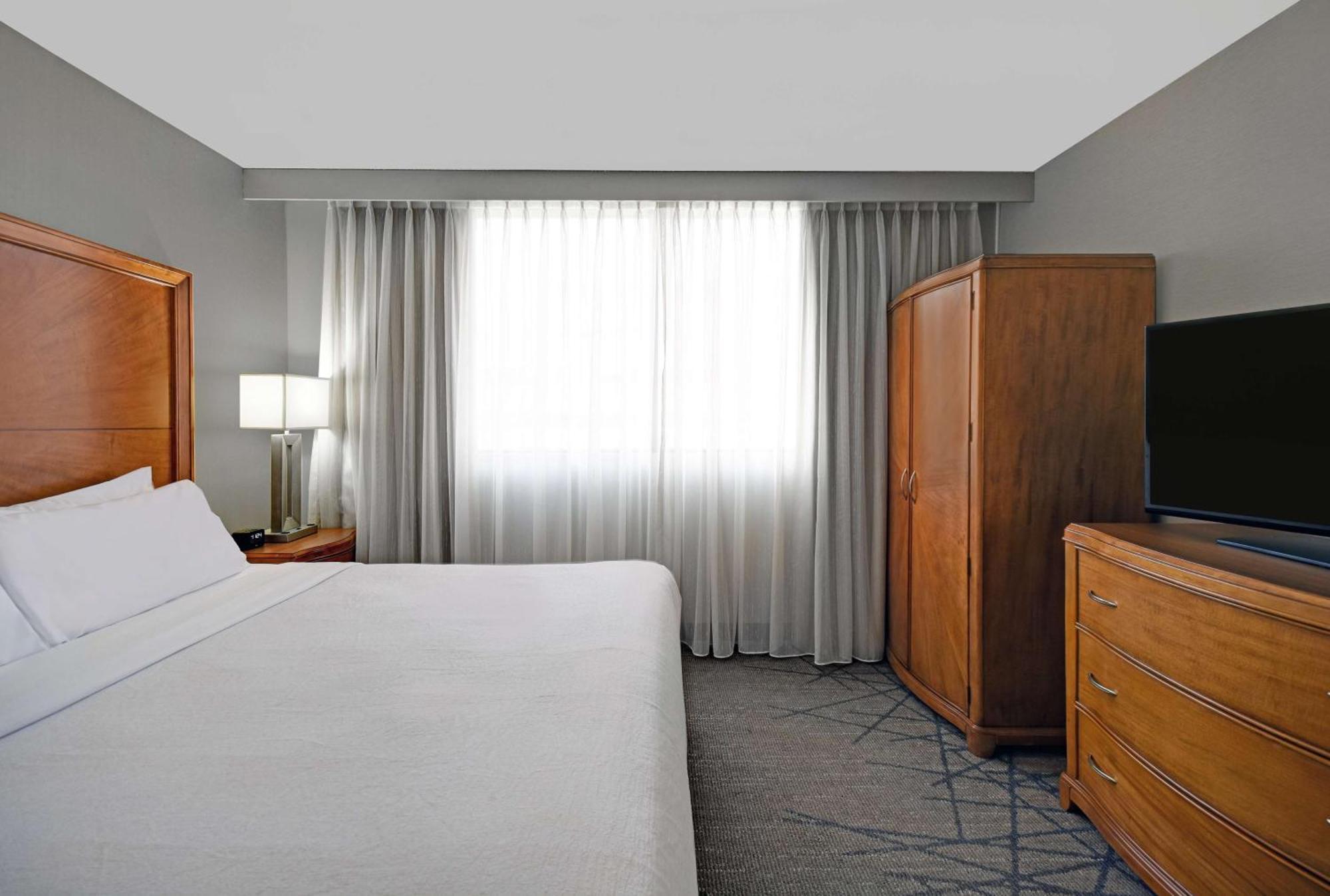 Embassy Suites By Hilton Detroit - Livonia/Novi Bagian luar foto