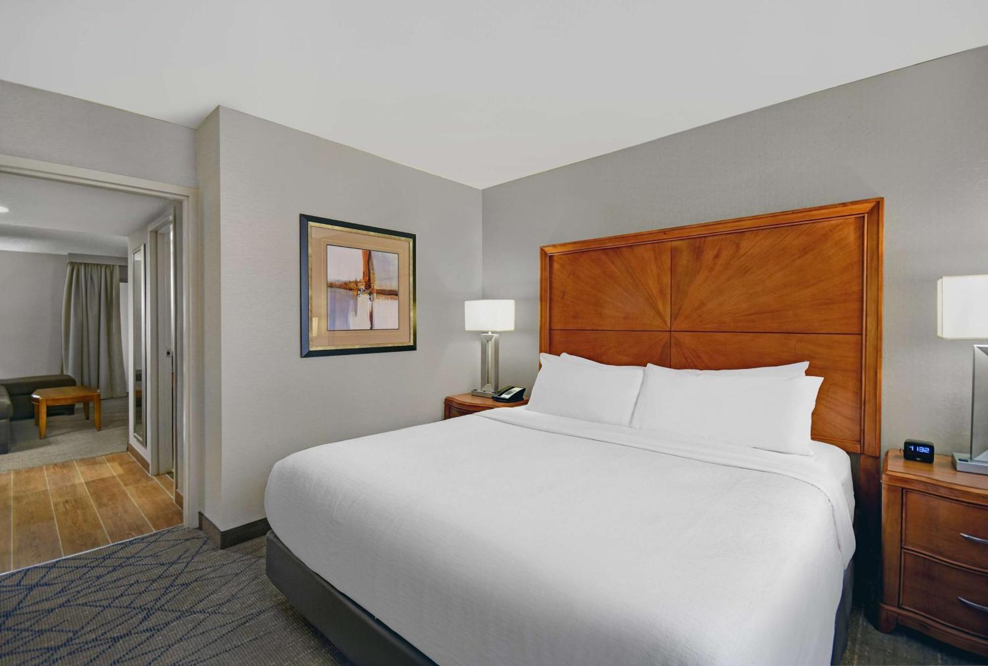 Embassy Suites By Hilton Detroit - Livonia/Novi Bagian luar foto