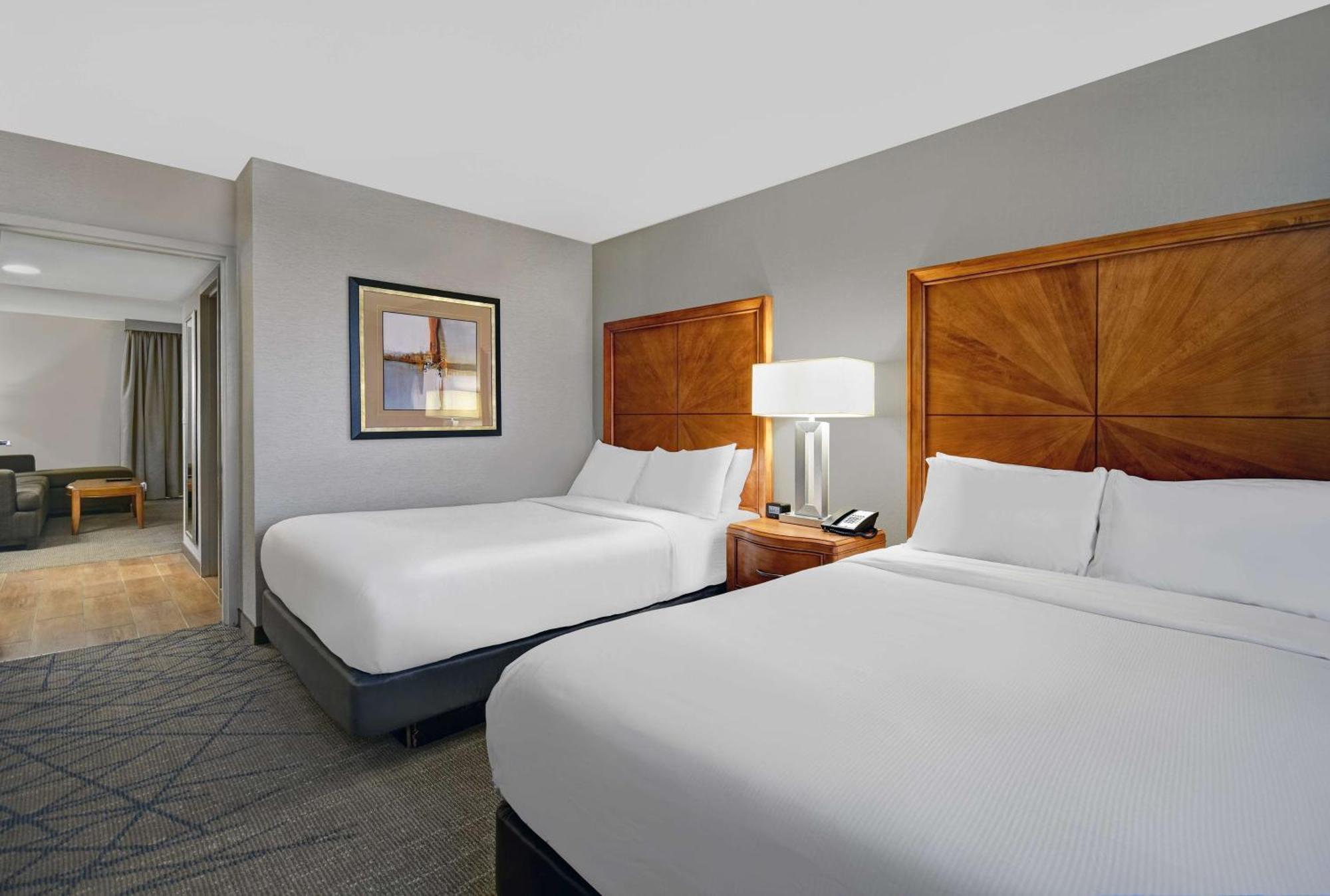 Embassy Suites By Hilton Detroit - Livonia/Novi Bagian luar foto