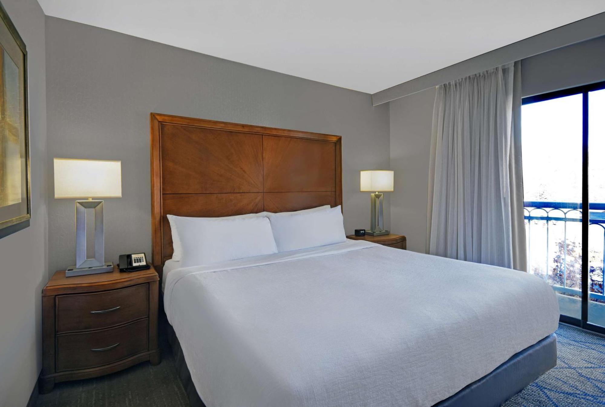 Embassy Suites By Hilton Detroit - Livonia/Novi Bagian luar foto