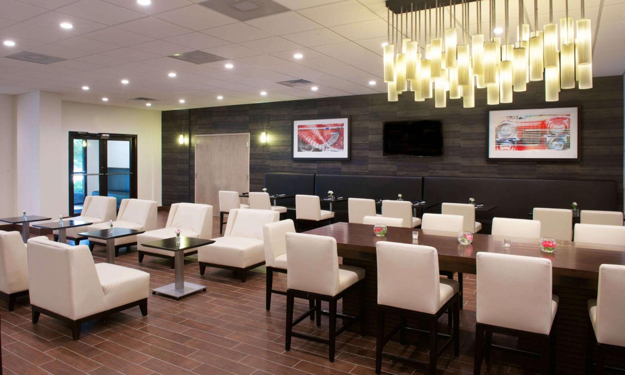 Embassy Suites By Hilton Detroit - Livonia/Novi Bagian luar foto