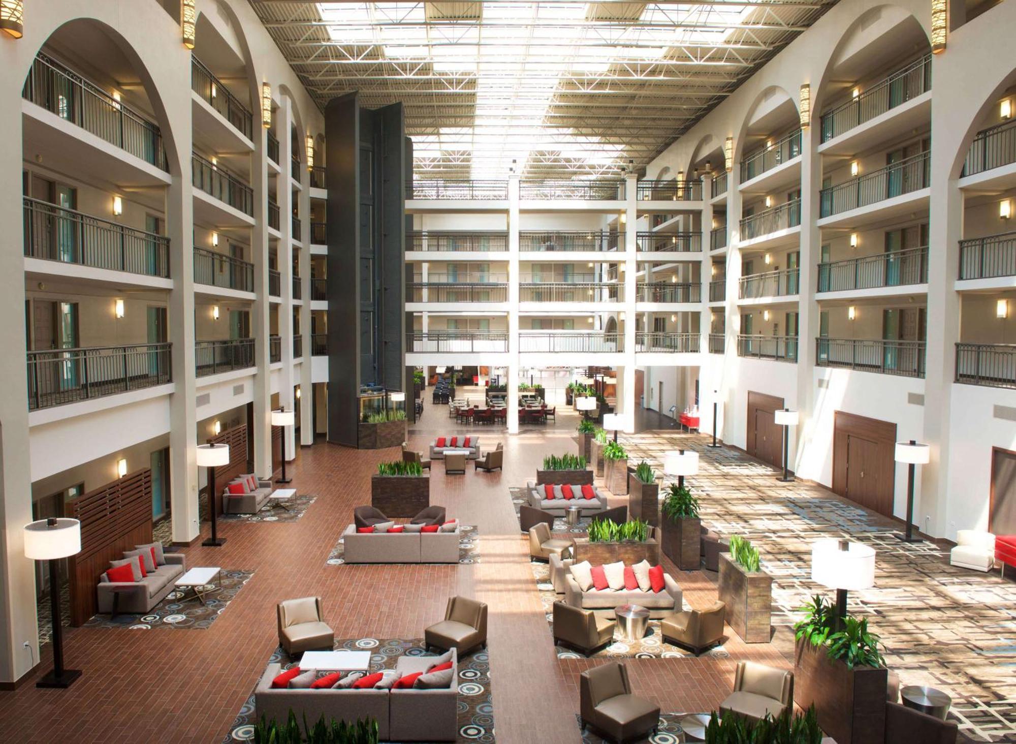 Embassy Suites By Hilton Detroit - Livonia/Novi Bagian luar foto
