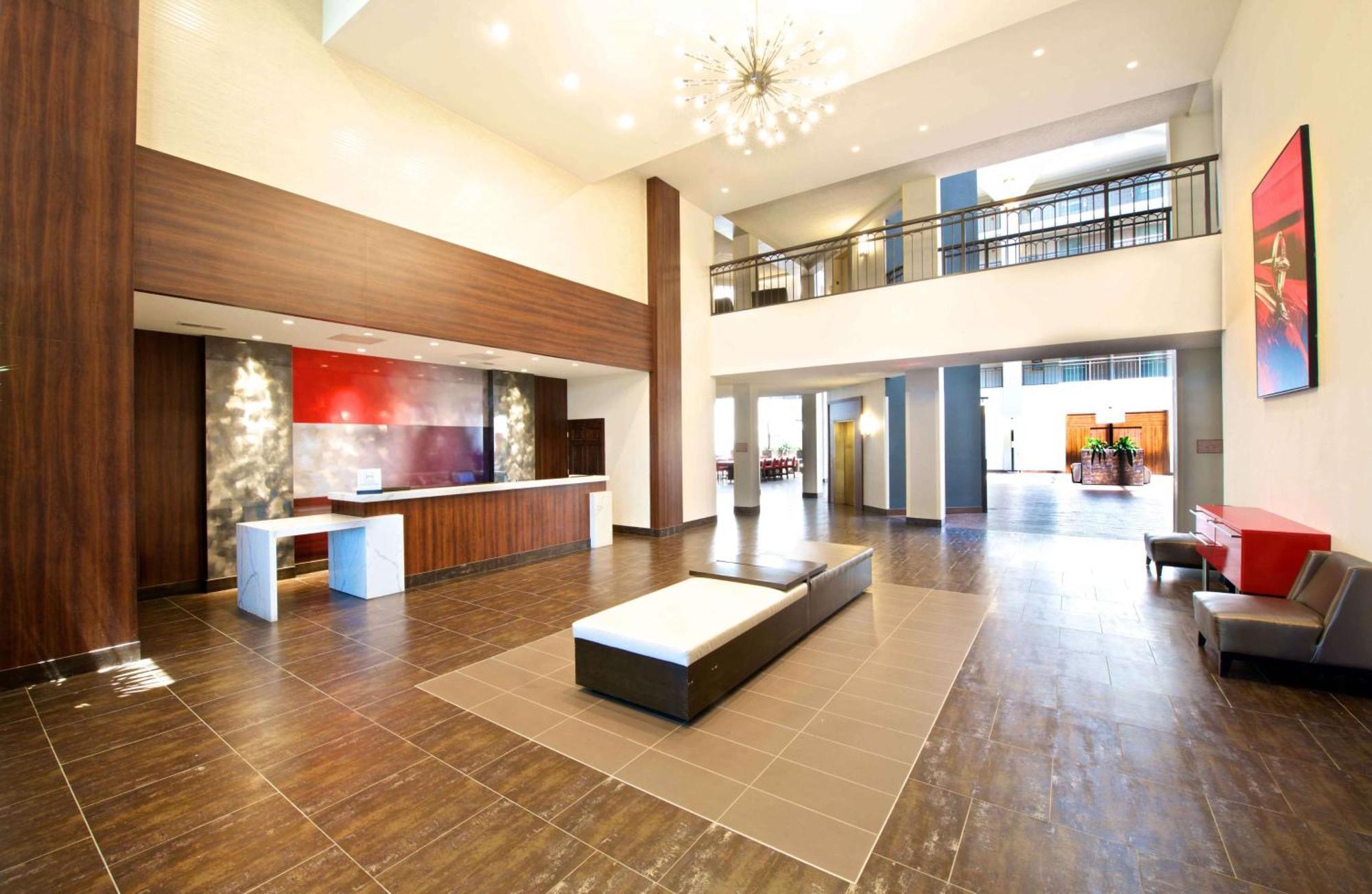 Embassy Suites By Hilton Detroit - Livonia/Novi Bagian luar foto