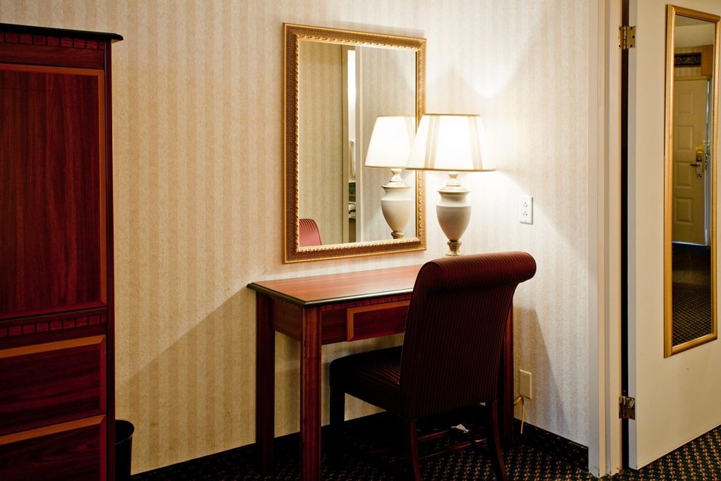 Embassy Suites By Hilton Detroit - Livonia/Novi Ruang foto