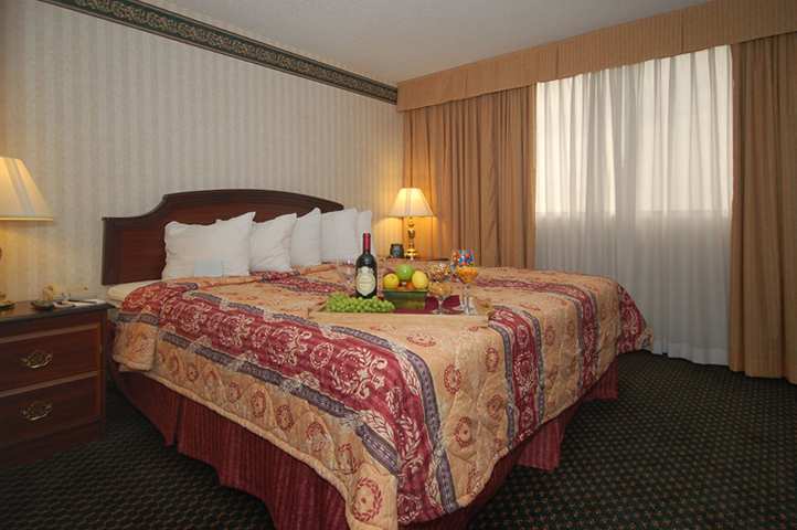 Embassy Suites By Hilton Detroit - Livonia/Novi Bagian luar foto