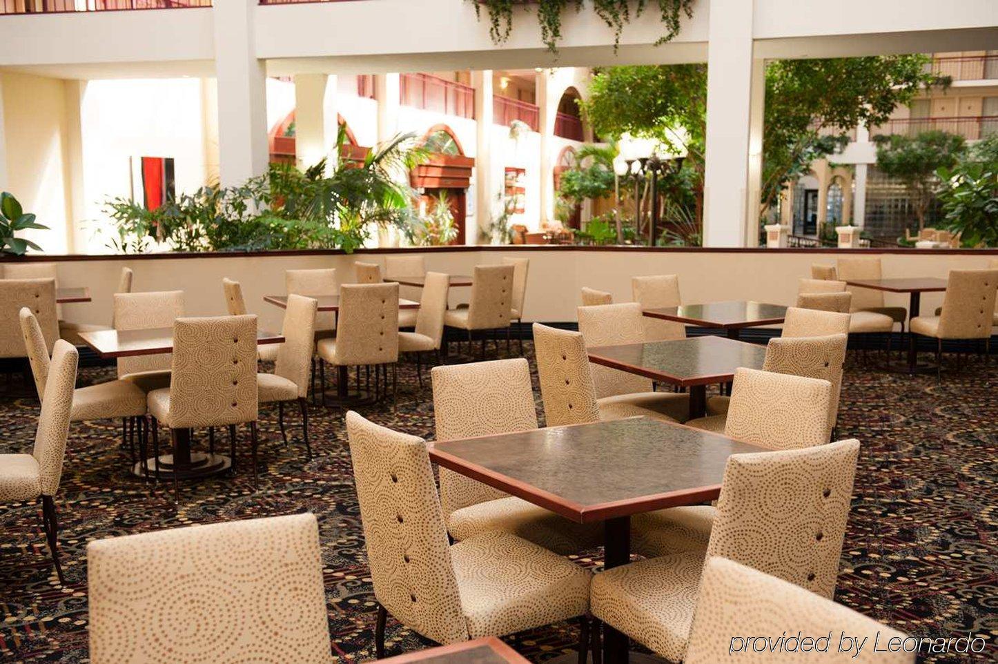Embassy Suites By Hilton Detroit - Livonia/Novi Bagian luar foto