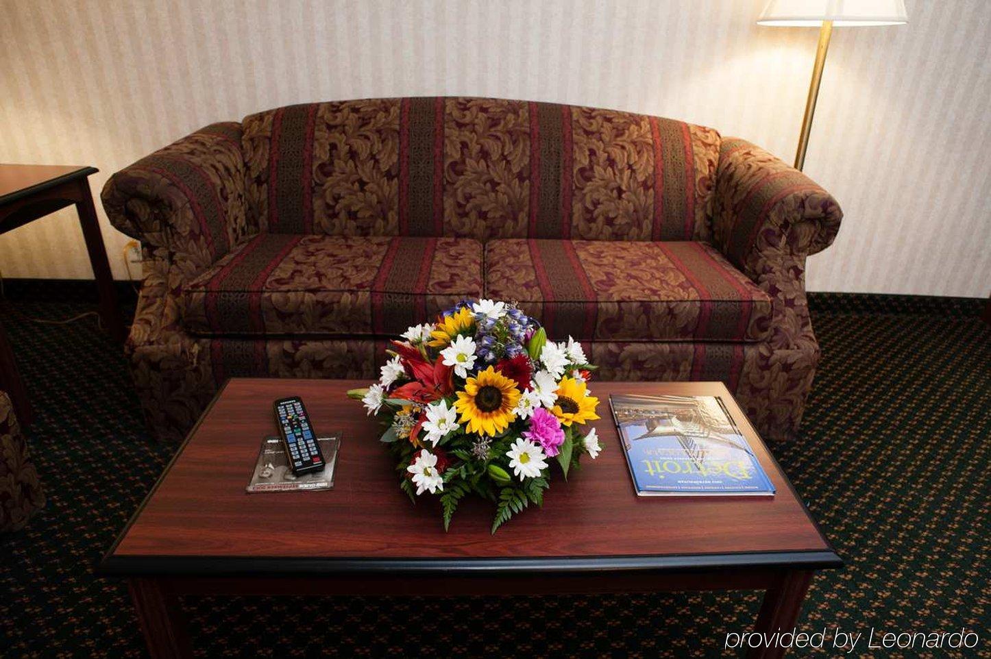 Embassy Suites By Hilton Detroit - Livonia/Novi Bagian luar foto