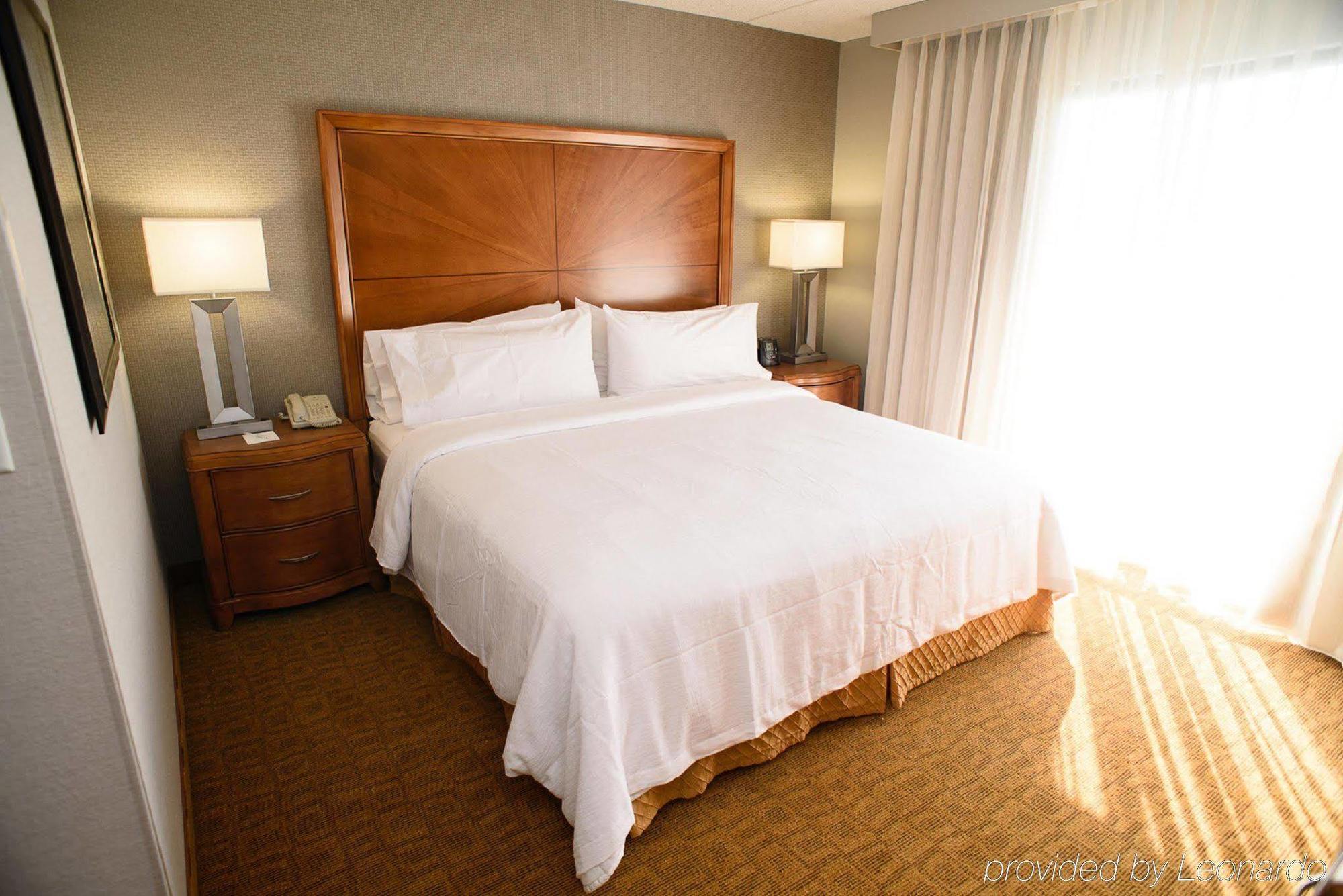 Embassy Suites By Hilton Detroit - Livonia/Novi Bagian luar foto