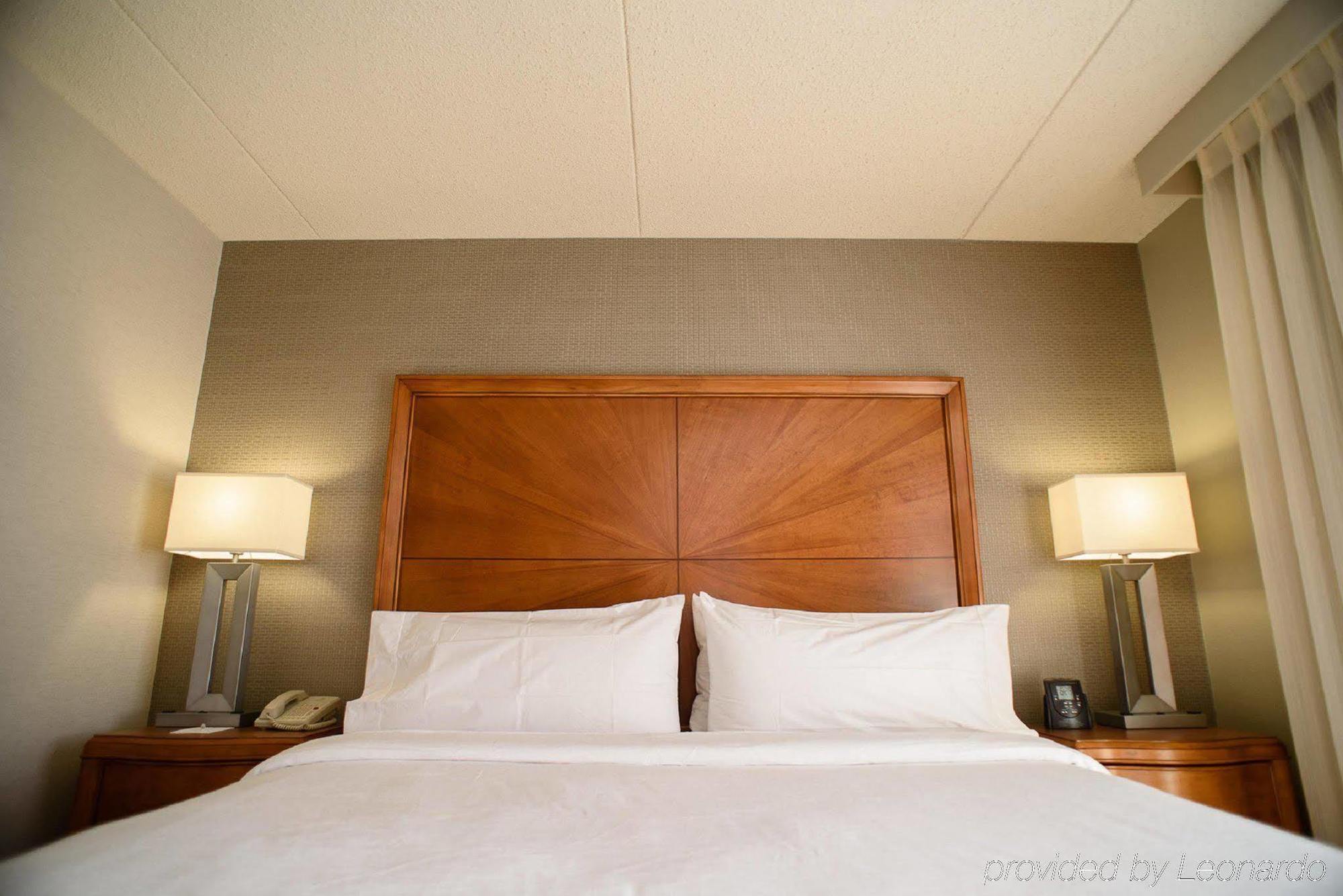Embassy Suites By Hilton Detroit - Livonia/Novi Bagian luar foto