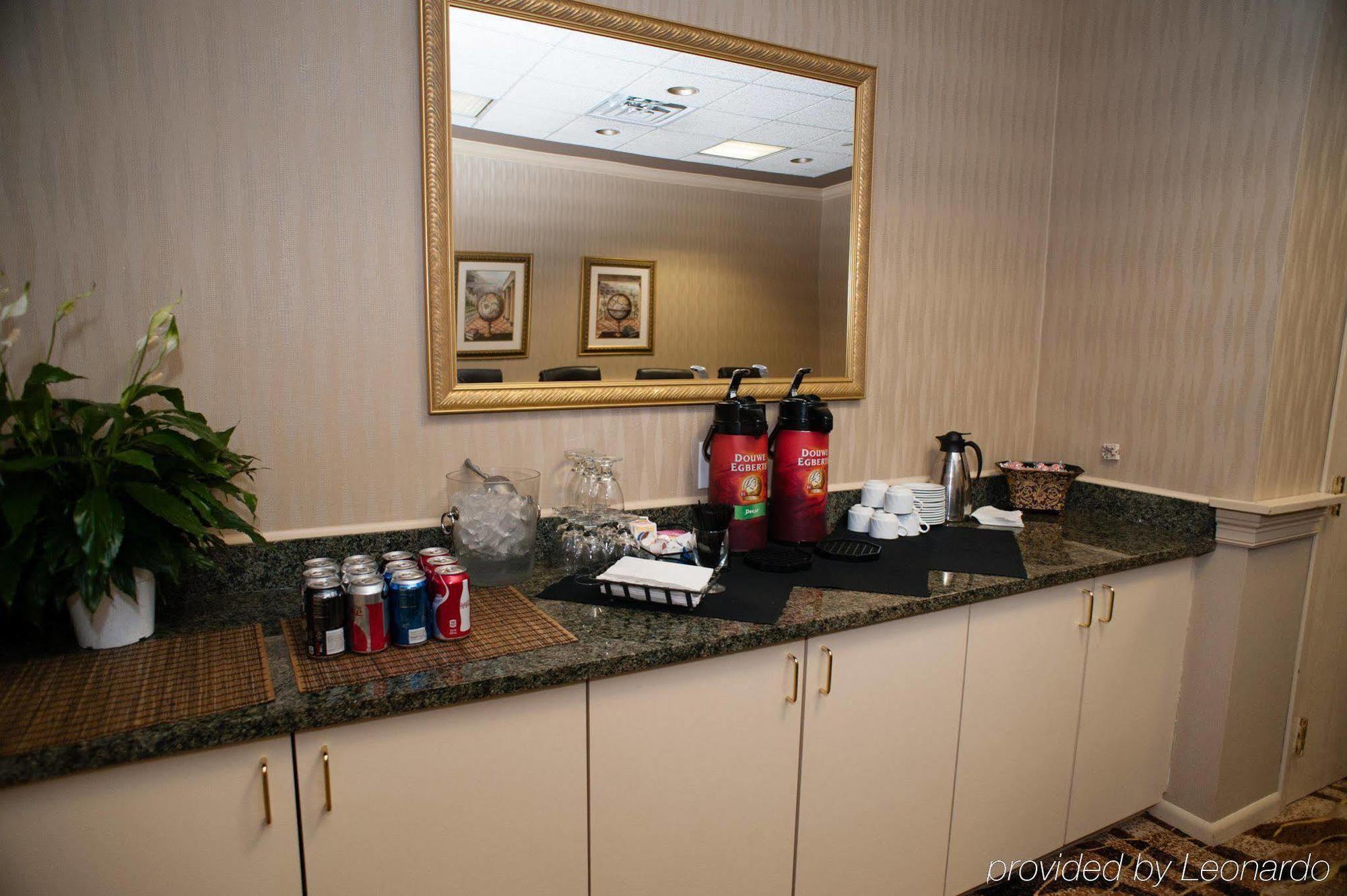 Embassy Suites By Hilton Detroit - Livonia/Novi Bagian luar foto