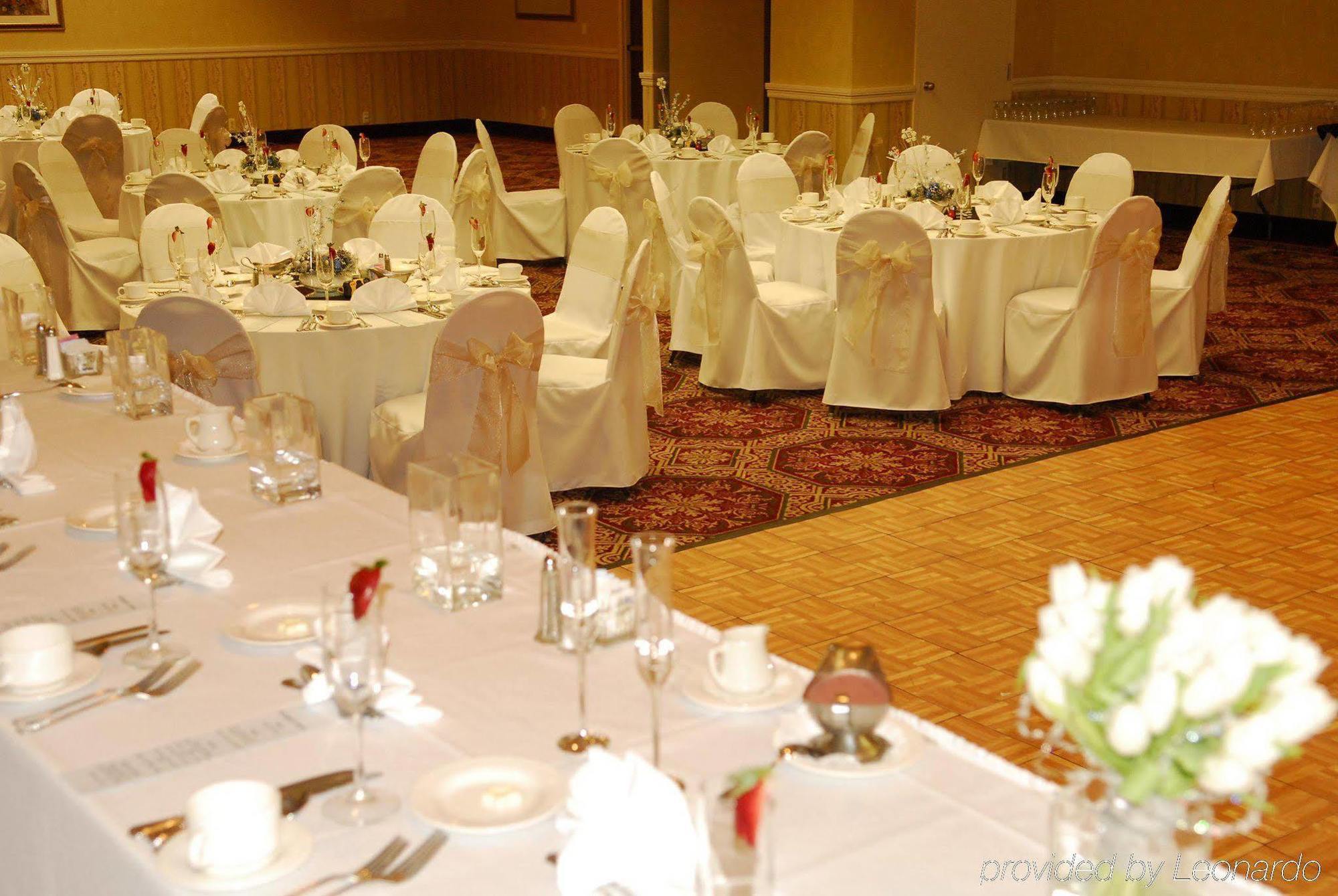 Embassy Suites By Hilton Detroit - Livonia/Novi Bagian luar foto
